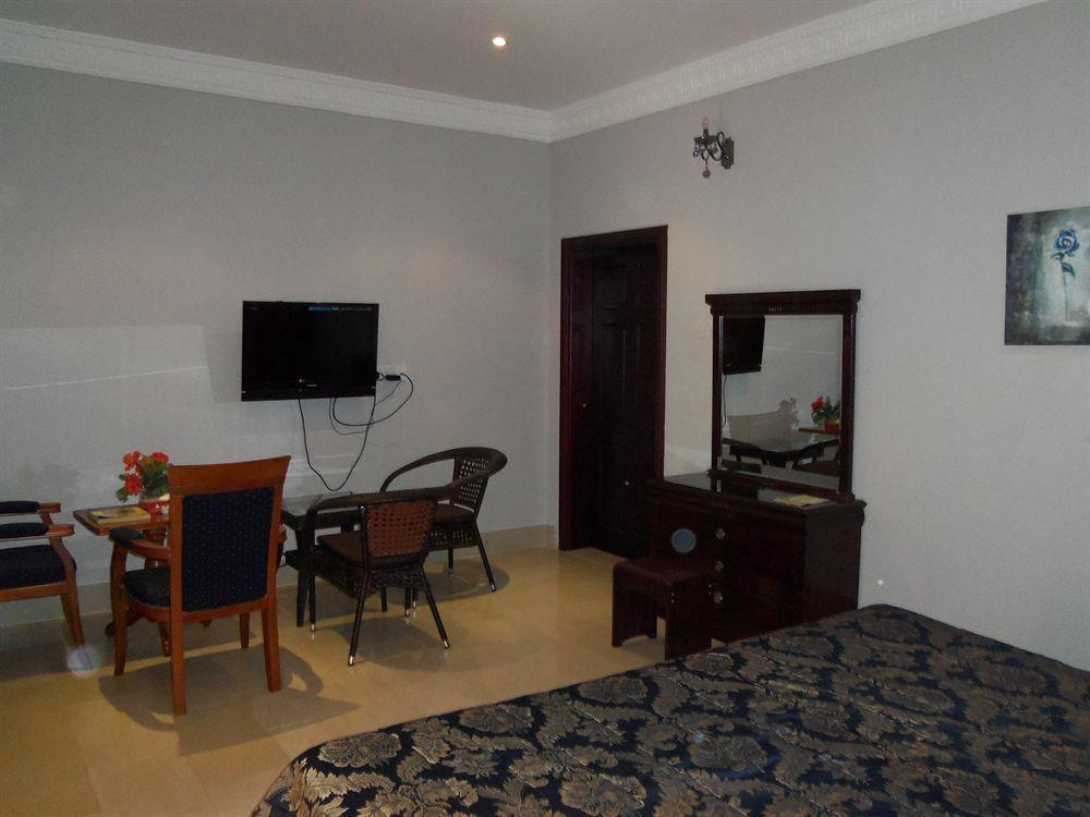 Royal Residence Hotel Apartments Umm al-Kuvajn Exteriér fotografie