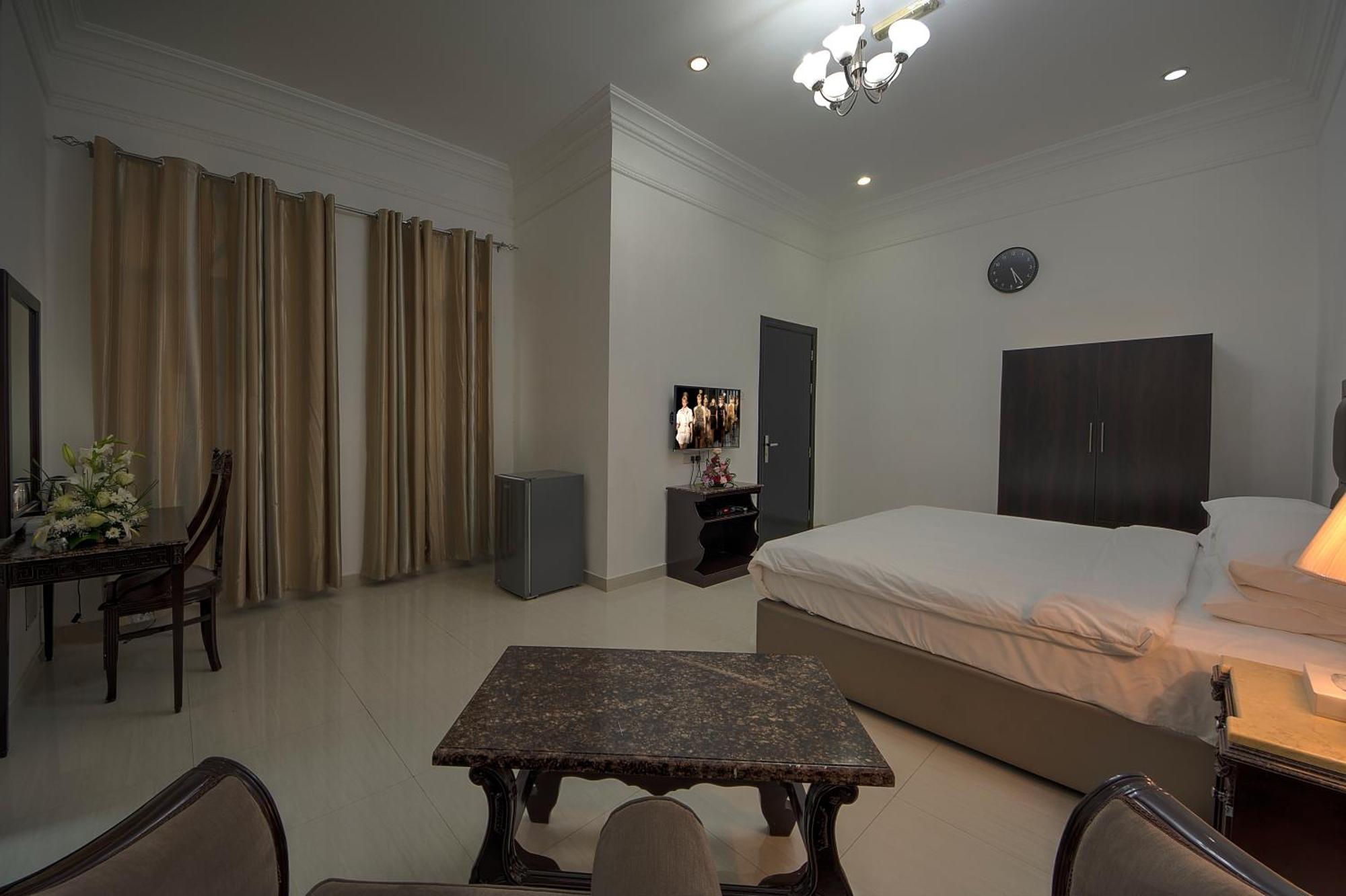Royal Residence Hotel Apartments Umm al-Kuvajn Exteriér fotografie