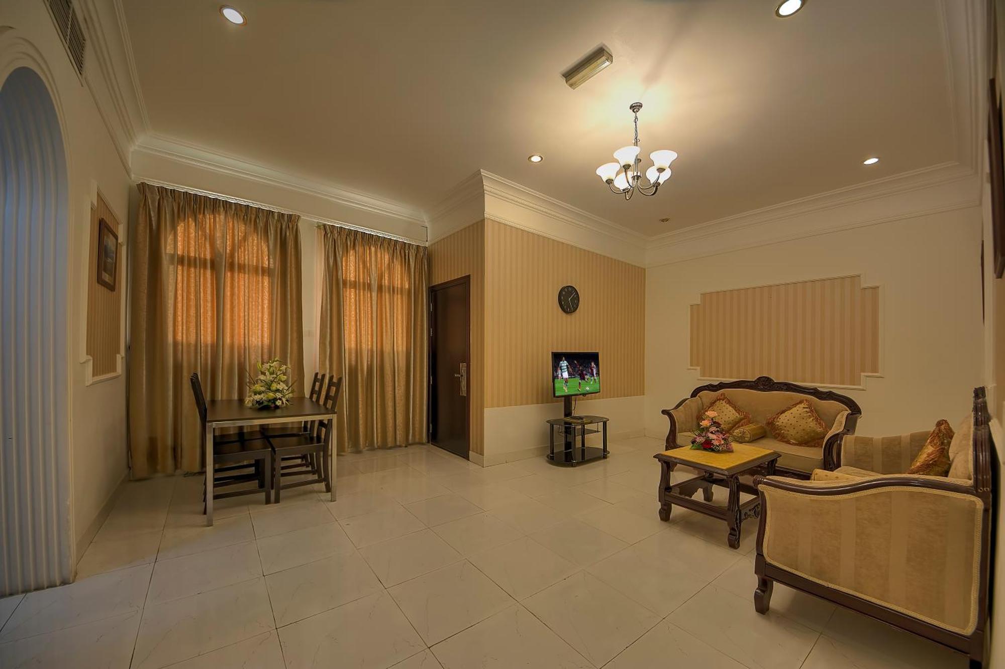 Royal Residence Hotel Apartments Umm al-Kuvajn Exteriér fotografie